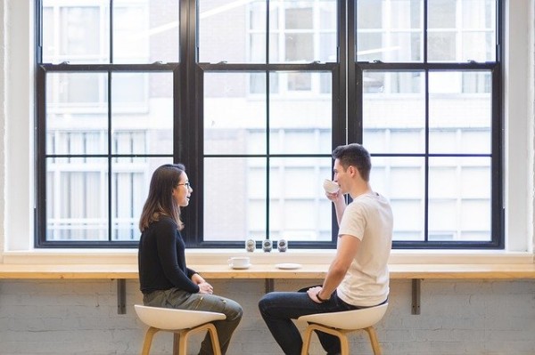 Wie kan beter ondersteunen en helpen dan een directe zorgcollega?